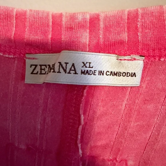 Lot of 2 Zenana Washed Ribbed
Scoop Neck Henley Tank Tops - Picture 2 of 14